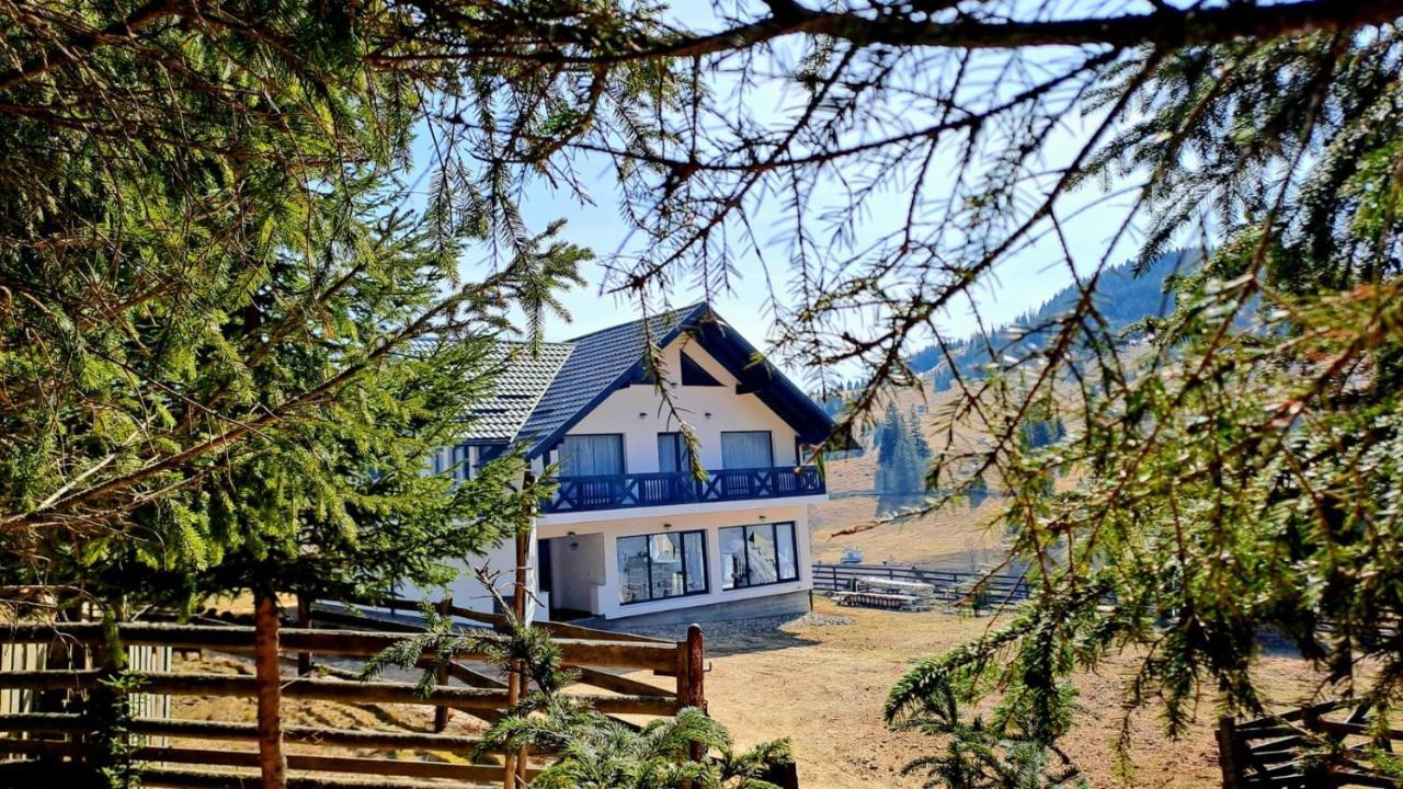 Conacul Muntii Bucovinei Hotell Câmpulung Moldovenesc Exteriör bild