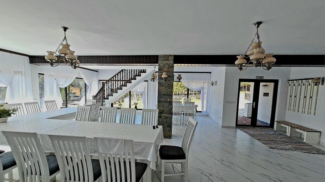 Conacul Muntii Bucovinei Hotell Câmpulung Moldovenesc Exteriör bild